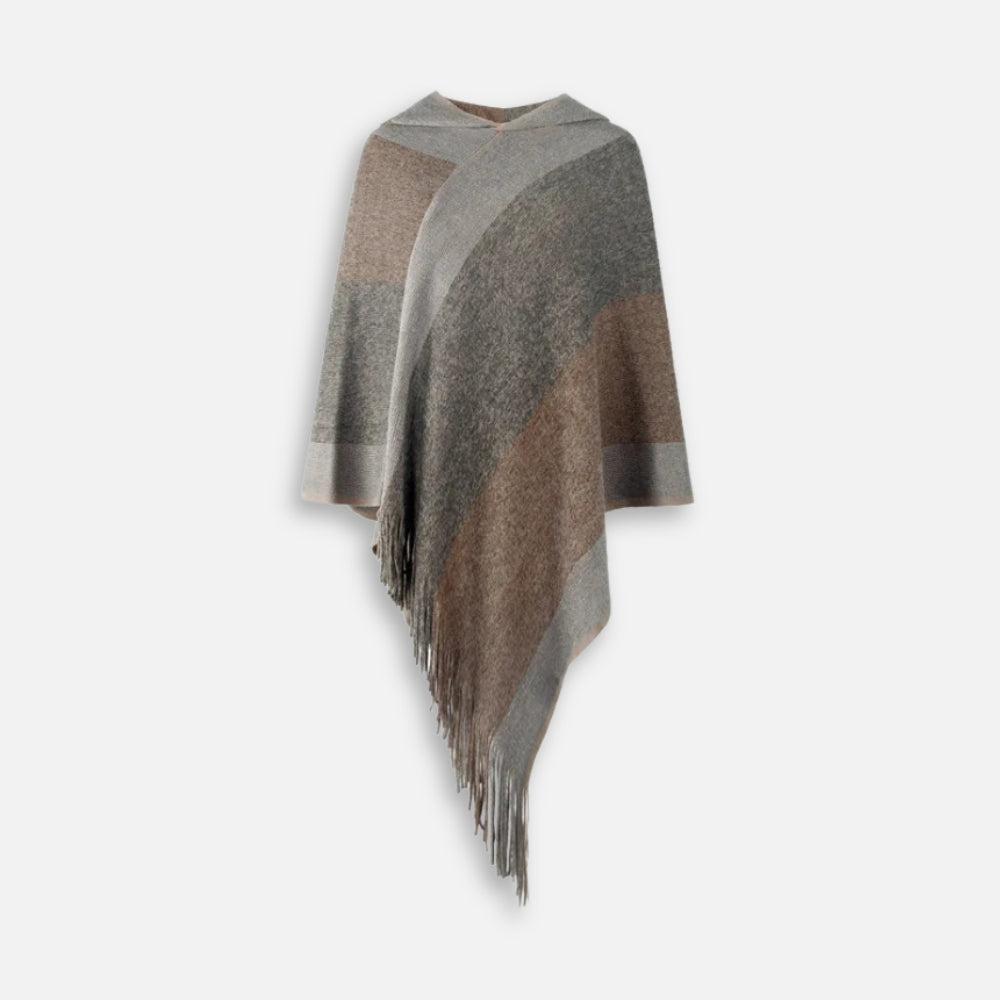 Cape poncho coton gris beige avec capuche et franges, vue de face sur mannequin