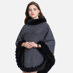 Cape poncho femme grise col montant fourrure noire bords fourre