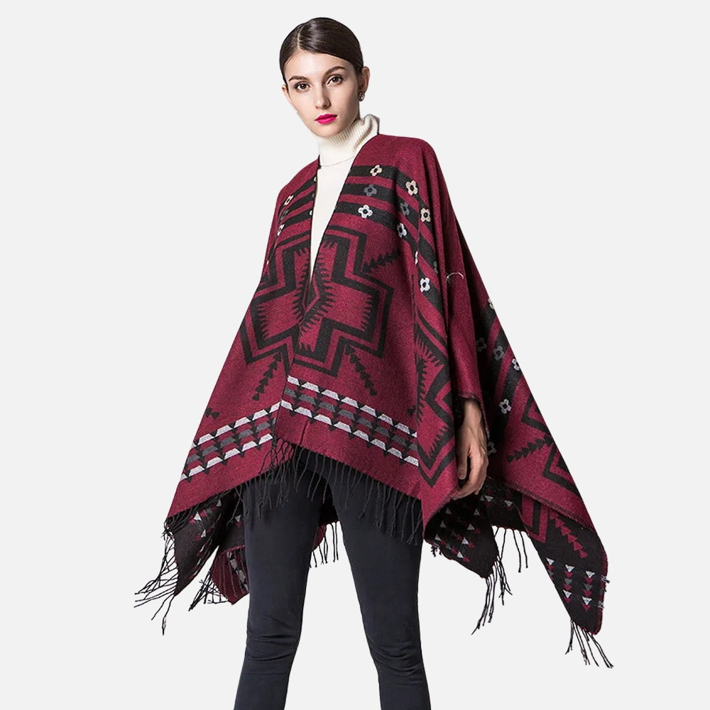 Cape poncho femme bordeaux motifs croix mexicaine franges noires portée de face