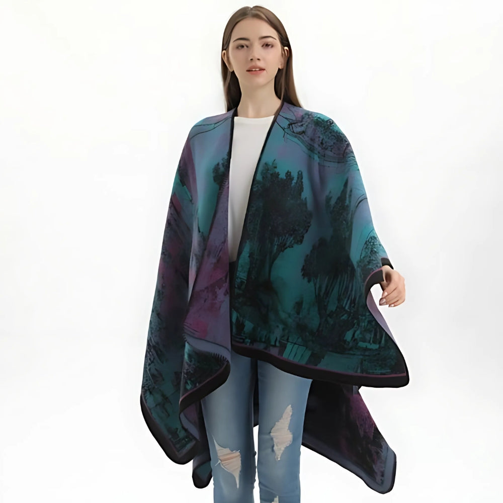 Femme portant cape poncho ouverte motif vintage bohème dégradé vert violet vue de face