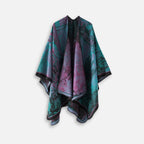 Cape poncho femme ouverte motif vintage bohème turquoise violet noir présentée à plat