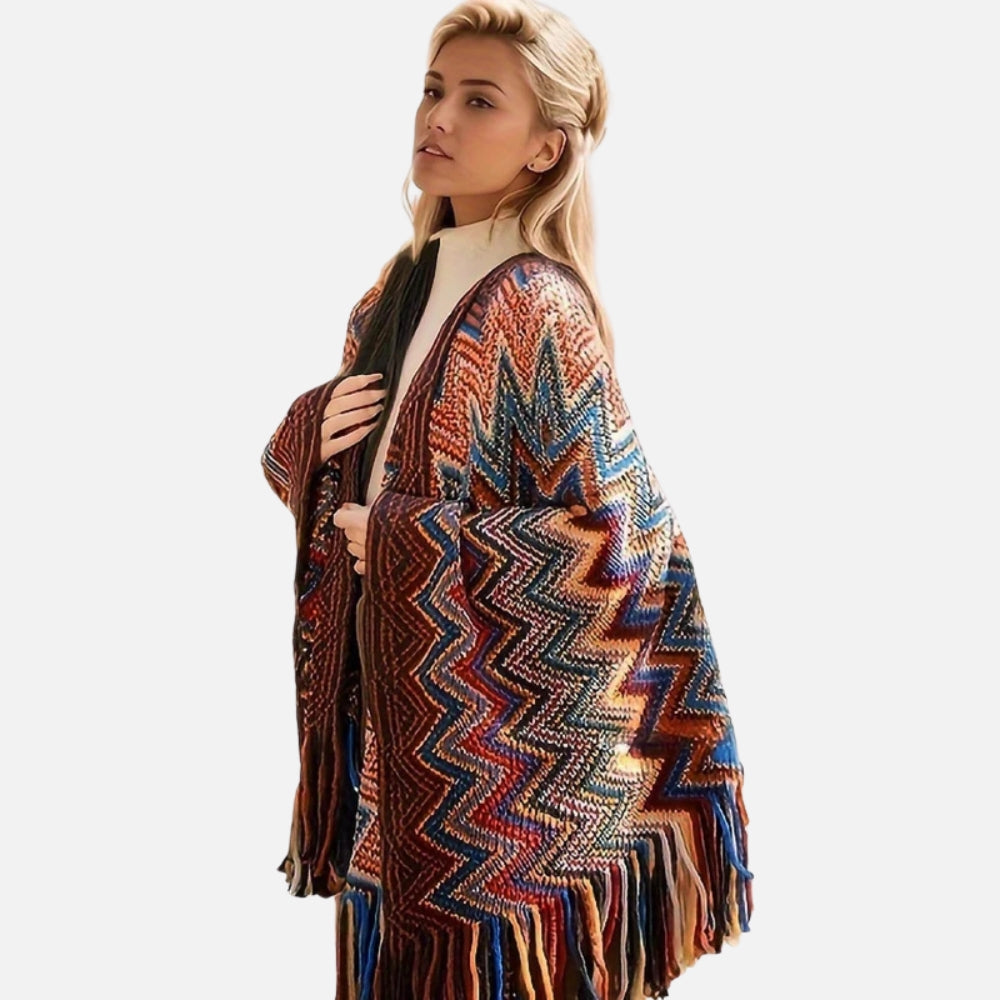 Cape poncho femme péruvienne franges multicolores zigzag bleu rouge portée dos