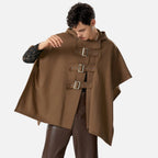 Cape poncho homme camel coton capuche avec trois boucles ajustables portée de face