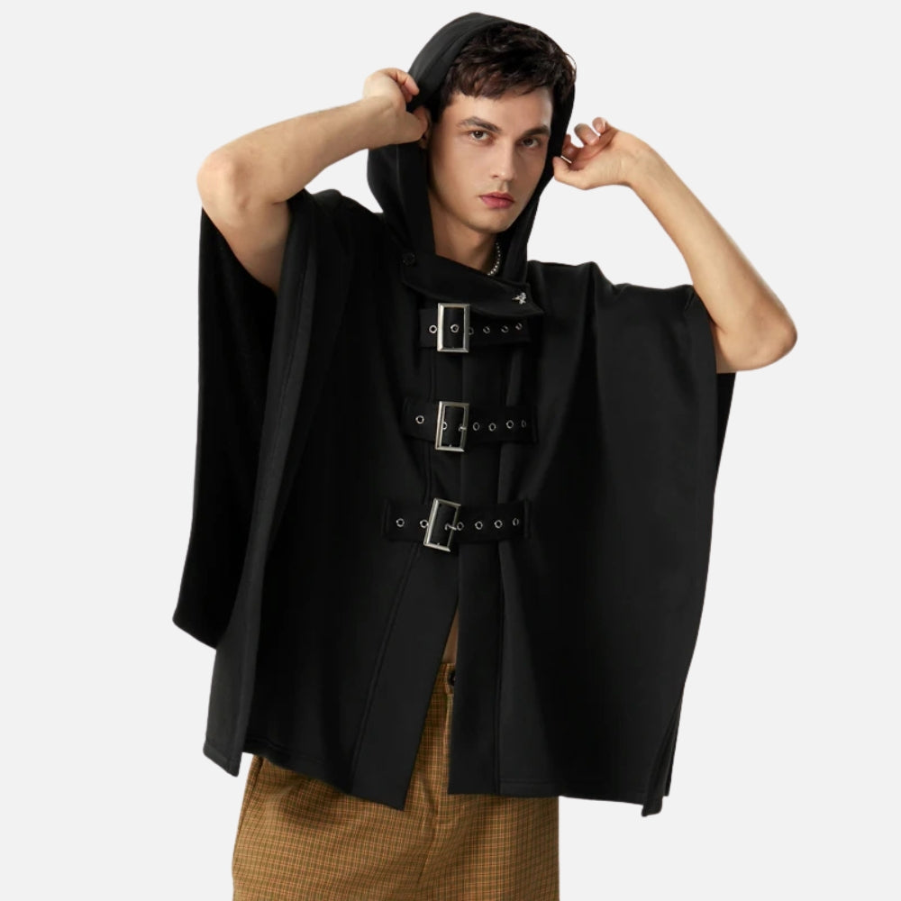 Cape poncho homme noir coton capuche avec trois boucles ajustables portée de face