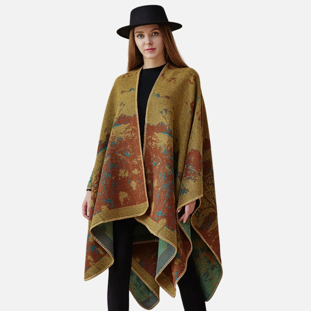 Cape poncho long femme réversible motif bohème ocre terracotta bleu portée de face
