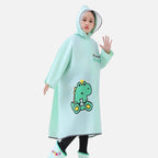 Enfant portant poncho pluie vert menthe capuche dinosaure bandes réfléchissantes