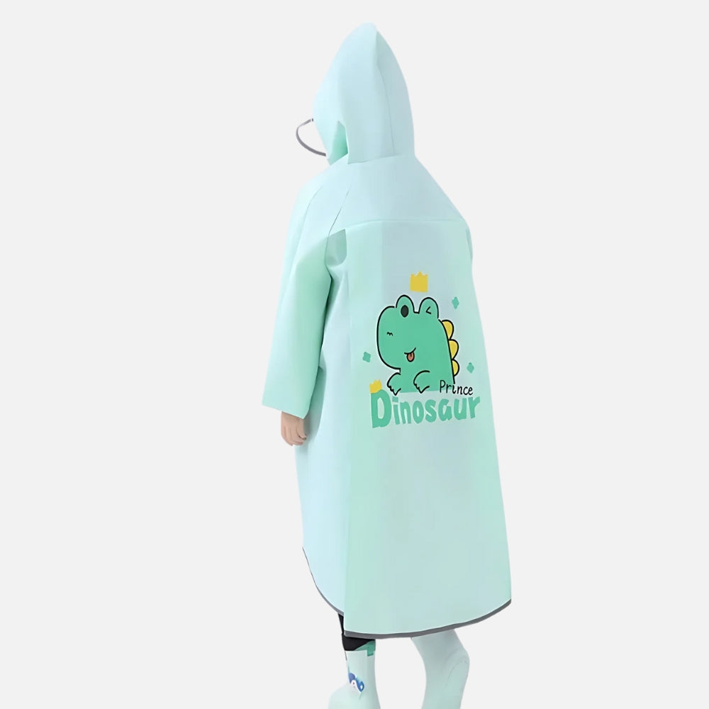 Poncho de pluie enfant turquoise avec capuche et motif dinosaure prince, vue de dos porté