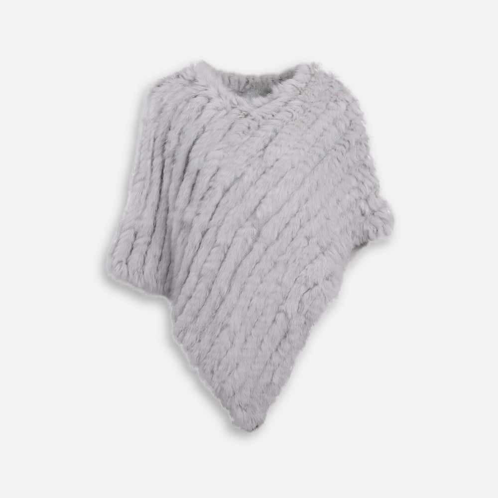 Poncho en fourrure de lapin gris clair coupe asymétrique col souple présenté à plat